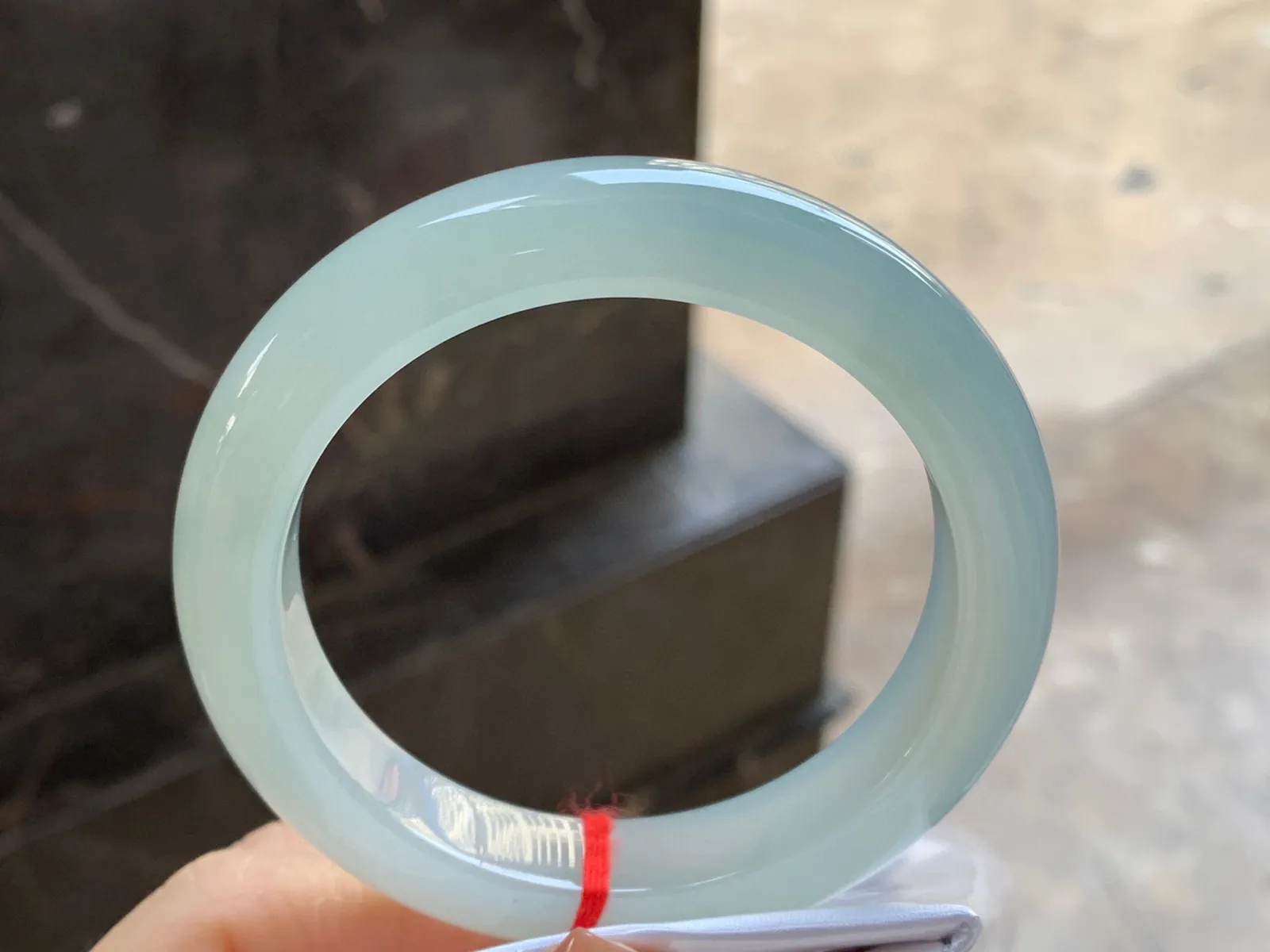 冰晴水手镯
尺寸：58.8-12-10mm
种水好 小清新