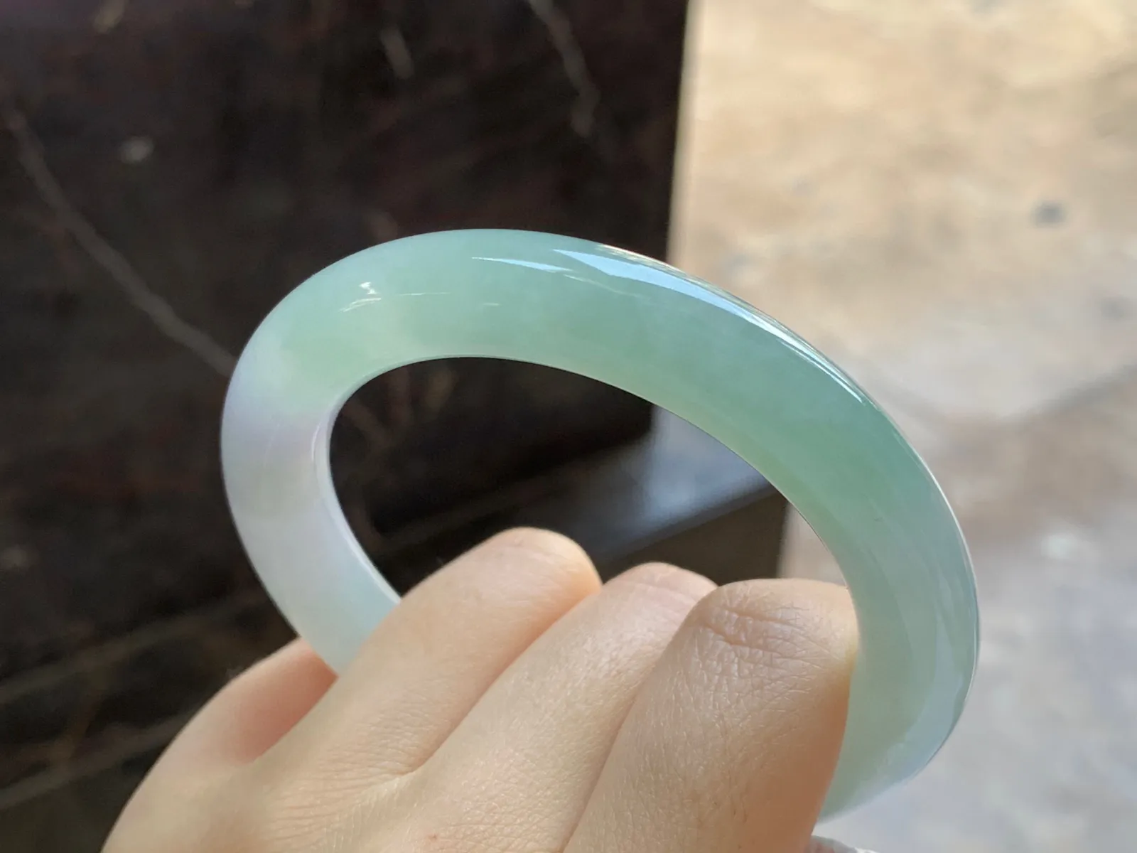 晴水圆条手镯
尺寸：56-10.8mm
水润十足～小清新 上手好看