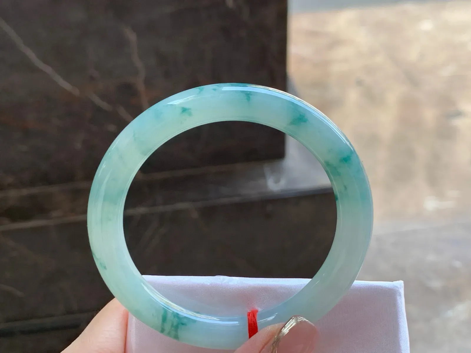 飘花细圆条手镯
清爽56.4/9.3mm