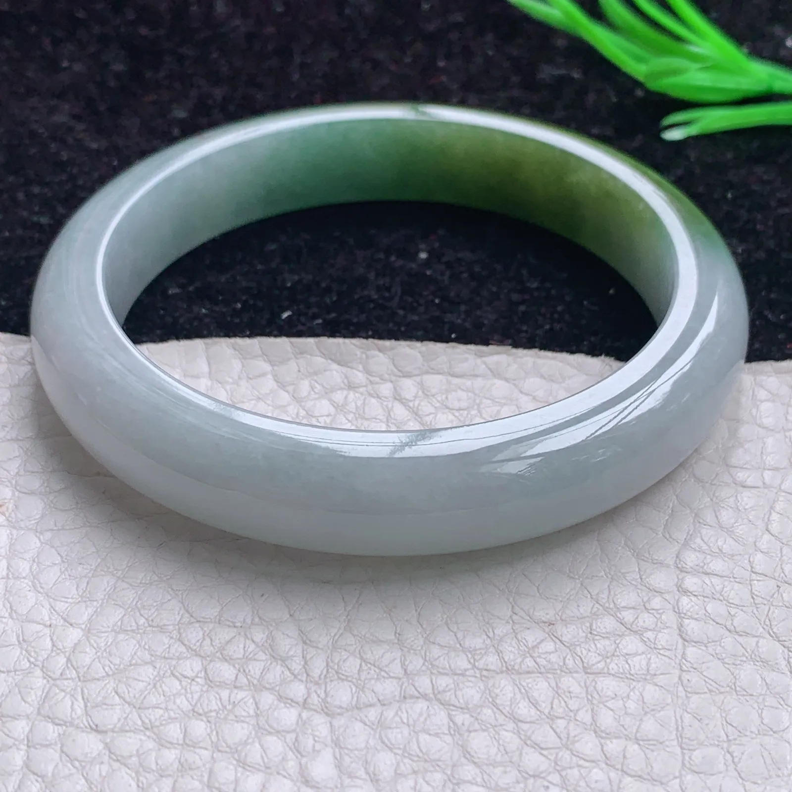 js实拍 大圈口61*12*8.5天然缅甸翡翠A货双彩宽边玉镯 玉手镯