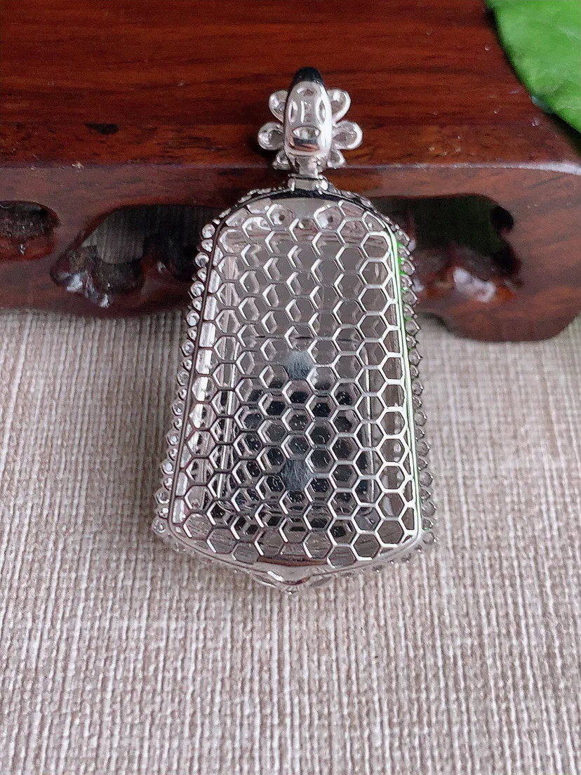 缅甸a货翡翠ddj老坑冰种18K金镶嵌阳绿无事牌吊坠 整体47.6×26×10.6裸石29.2×21mm 11.94