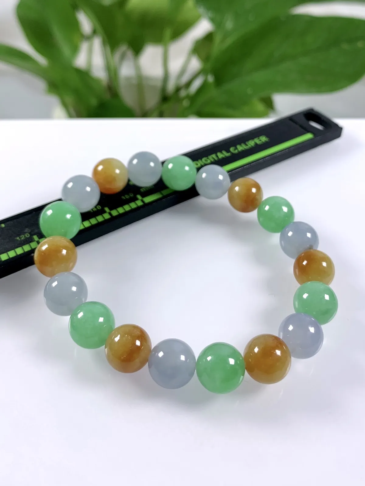 缅甸天然翡翠A货，卡10冰种起胶三彩多宝圆珠手串手链，尺寸：10mm/19颗，重量：32.63g，黄珠也是天然黄