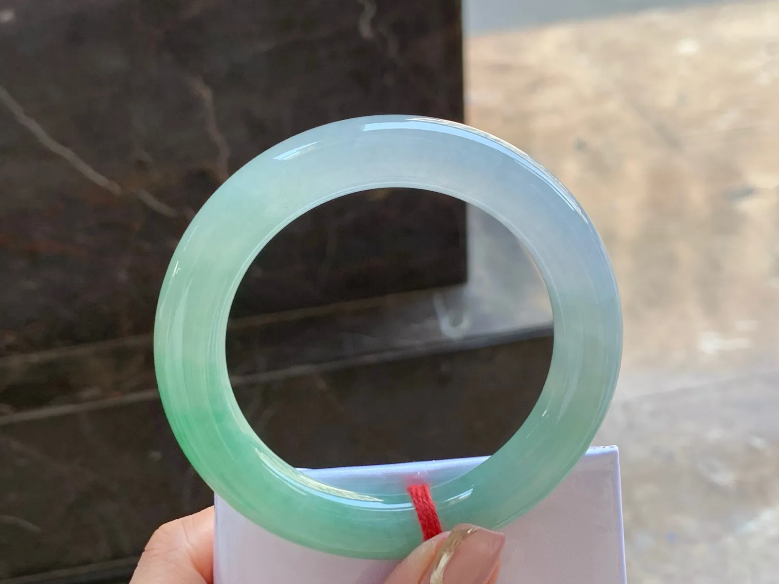 冰带色福镯
水润清爽 55.8/11.3mm