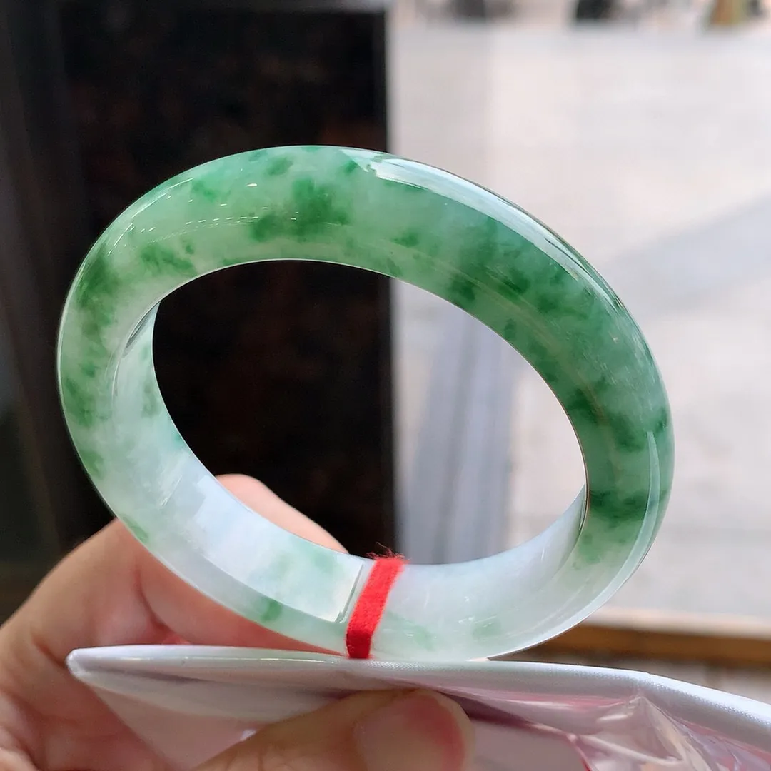 正圈冰糯飘花 无瑕 尺寸:53.9/12.9/8.6 花美