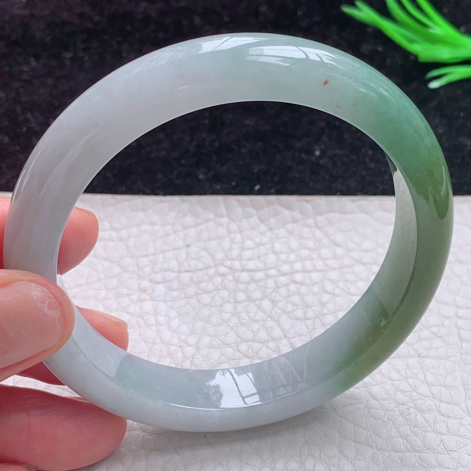 js实拍 大圈口61*12*8.5天然缅甸翡翠A货双彩宽边玉镯 玉手镯