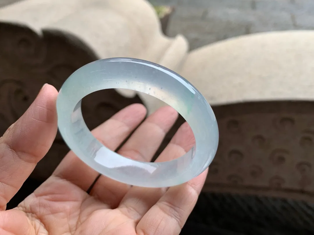 正圈老坑玻璃种阳绿 无瑕 尺寸:52.5/11.7/8.7 种水好 起刚光️️