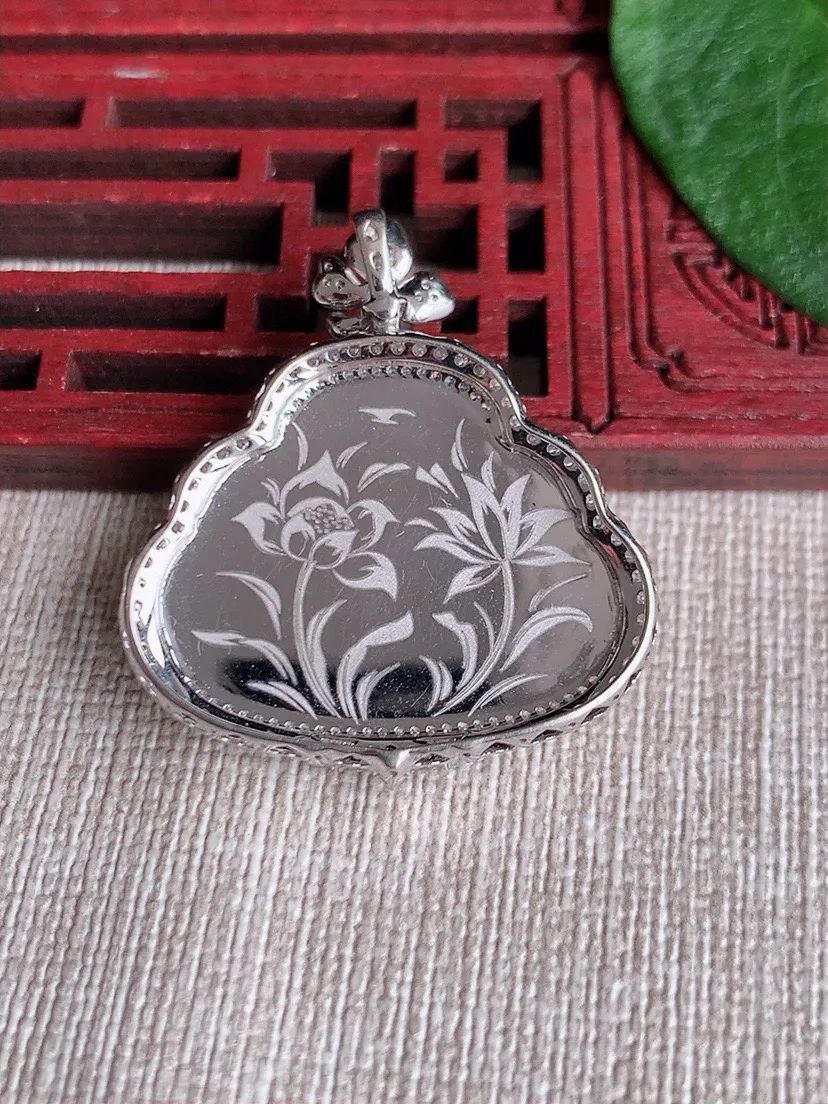 缅甸a货翡翠ddj老坑冰种18K金镶嵌飘阳绿佛公吊坠 整体34×31×8.8裸石20.8×27.6mm 7.54