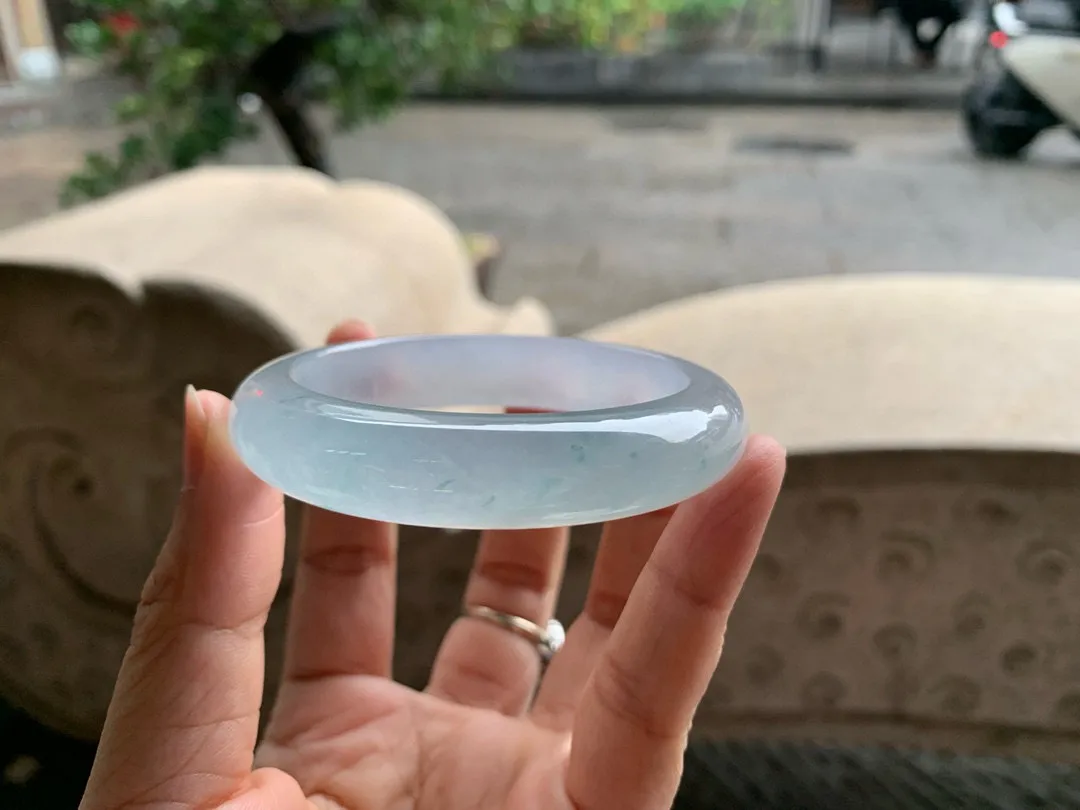 正圈  稍带天然棉根 不影响 尺寸:53.1/12.3/8.3  荧光闪闪 冰透起刚光 高品质 
