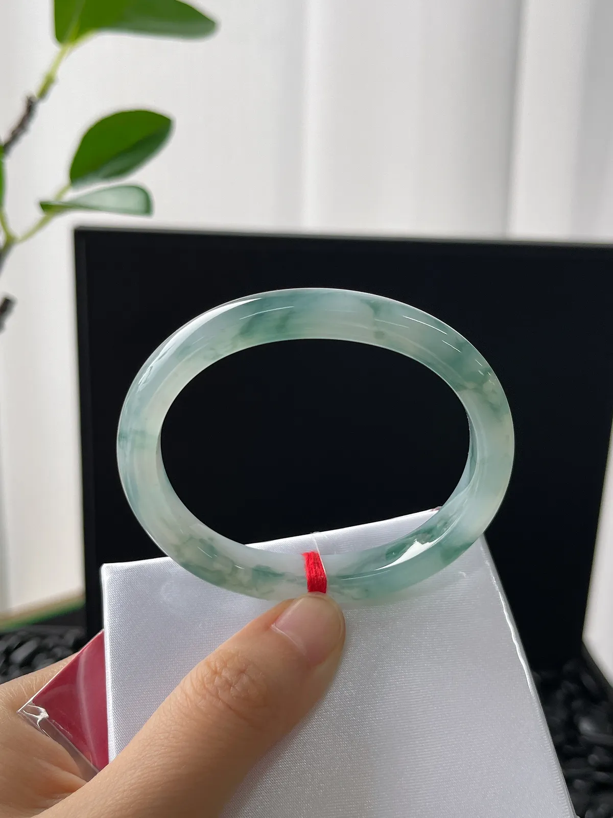 贵妃镯53.5圈口，小圈口冰糯飘蓝绿花，飘花灵动