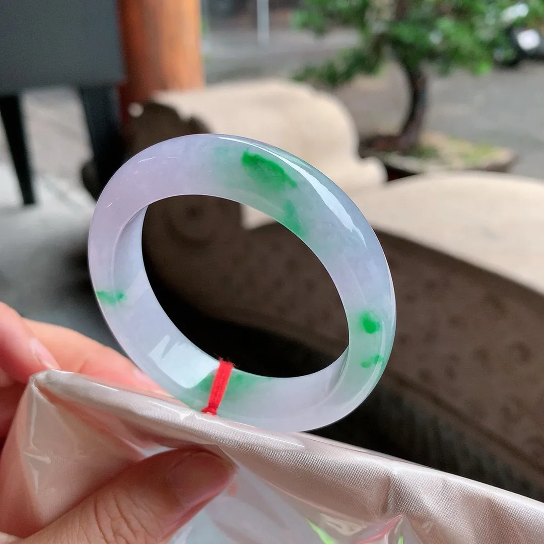 贵妃冰春彩 无瑕 尺寸:54.8/47.6/12.6/7.6 种色俱佳