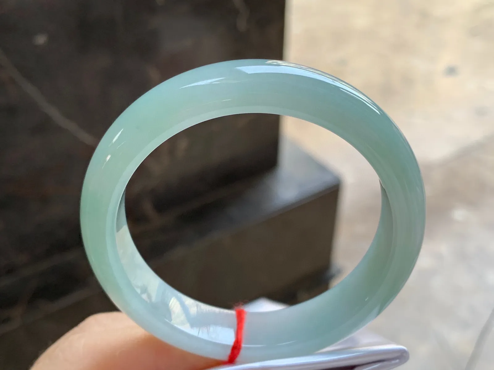 细糯手镯
尺寸：56-13.2-8.2mm
肉质细腻干净～上手好看