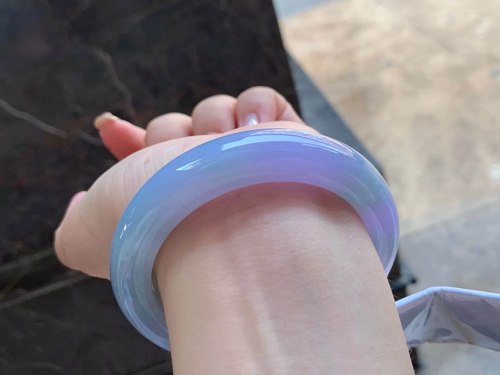春彩手镯
颜色漂亮55.7/11.7/9.9mm