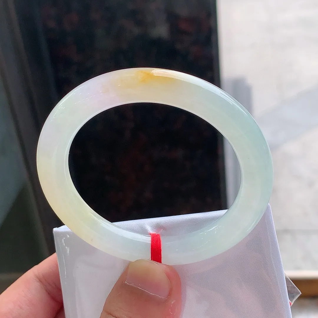 圆条高冰黄翡 无瑕 尺寸:52.1/9.5 种色俱佳️️