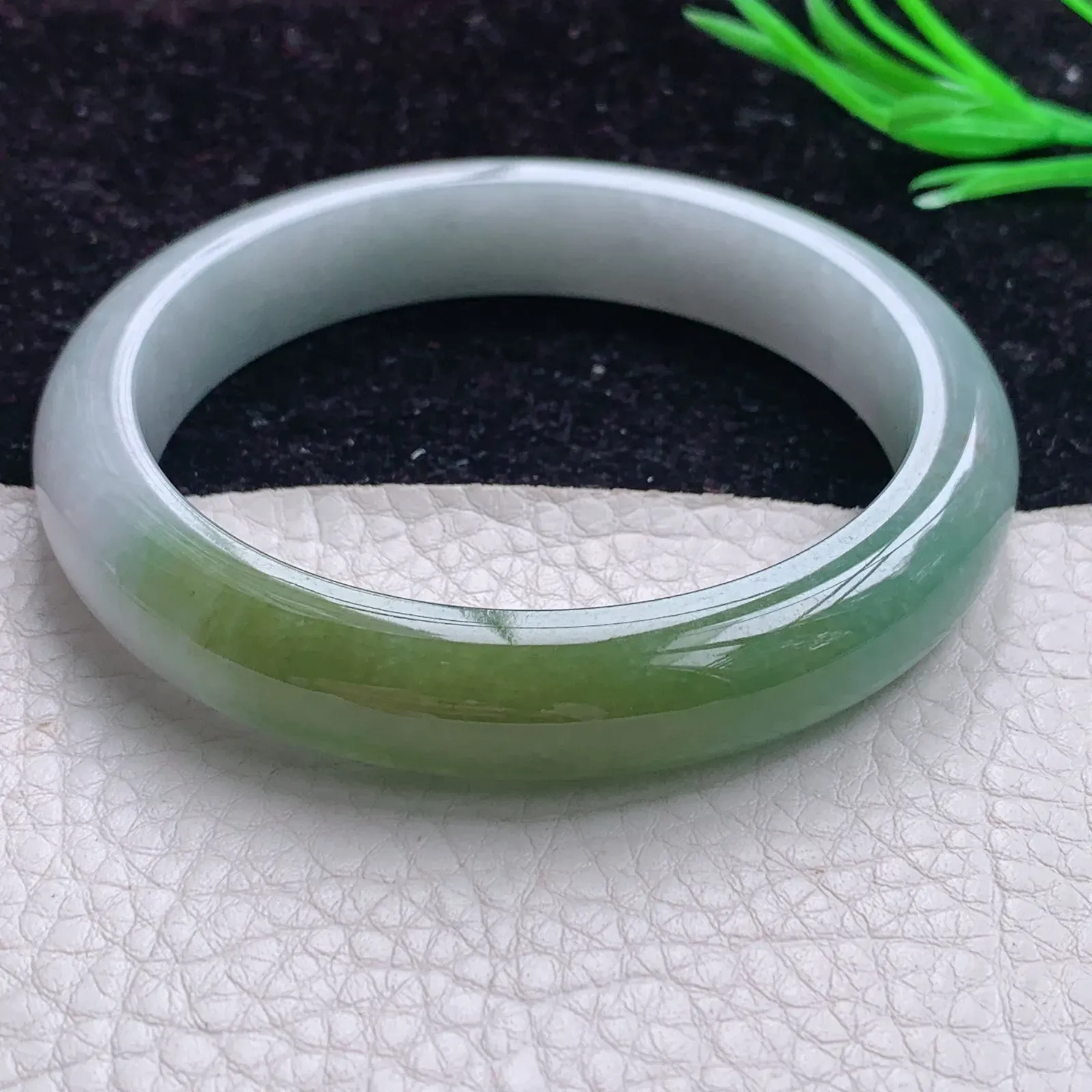 js实拍 大圈口61*12*8.5天然缅甸翡翠A货双彩宽边玉镯 玉手镯