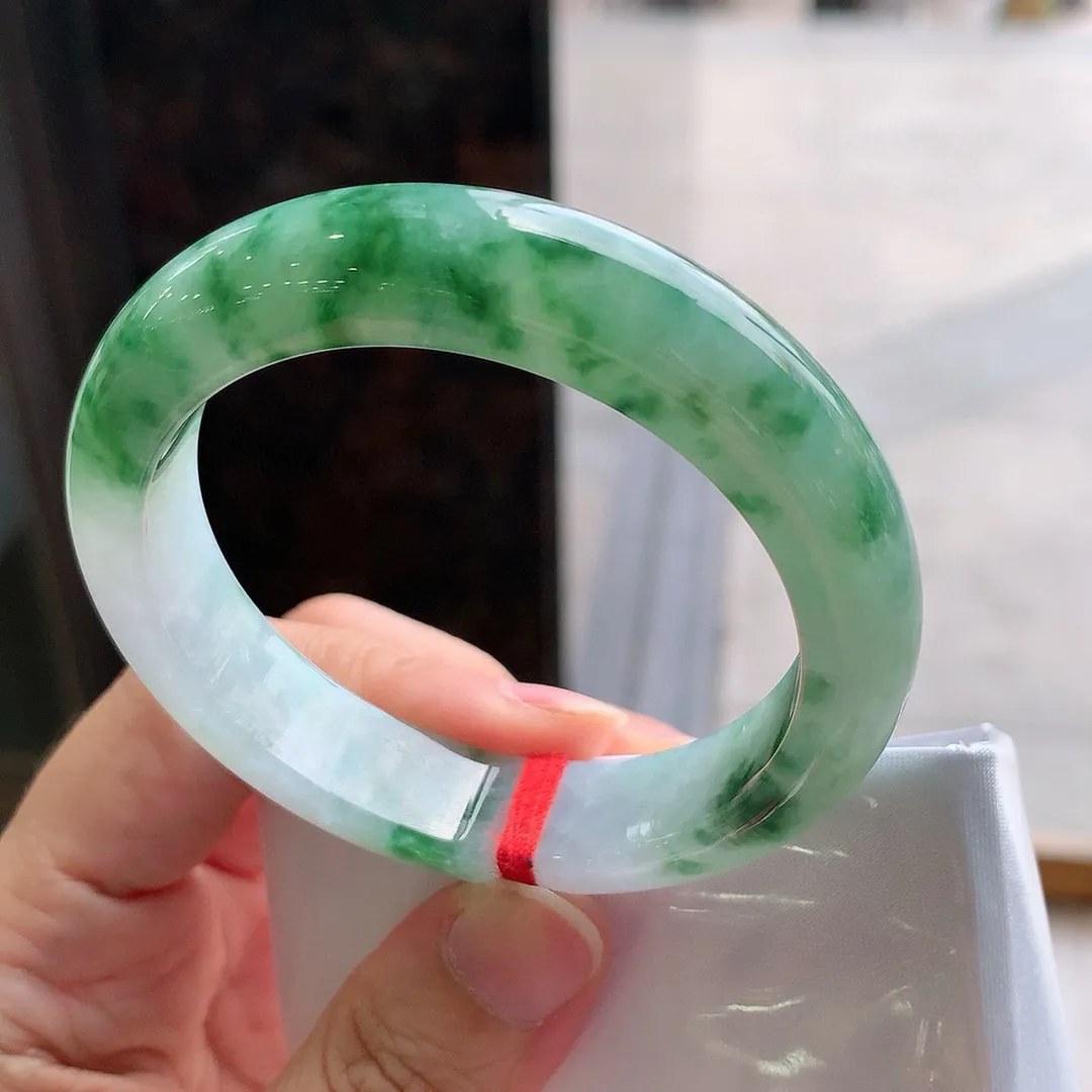 正圈冰糯飘花 无瑕 尺寸:53.9/12.9/8.6 花美