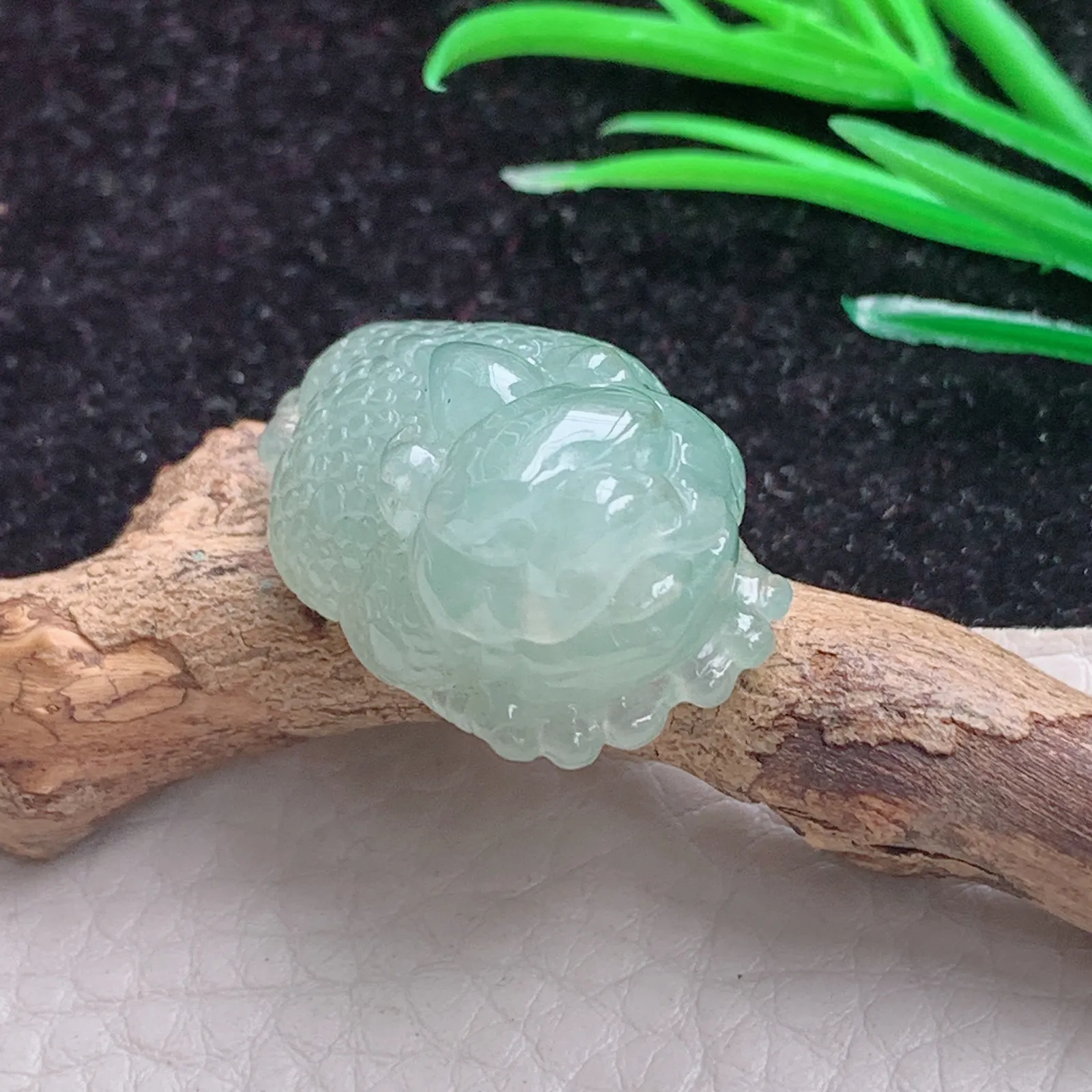 mf实拍31*20*15.5缅甸翡翠A货冰胶晴美三脚蟾玉吊坠 玉挂件