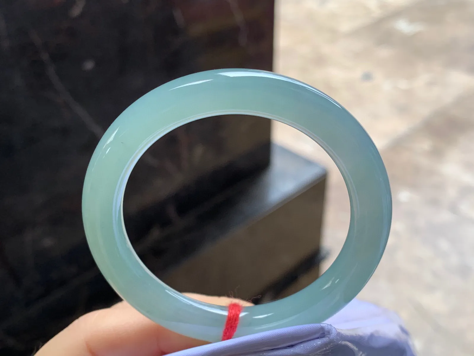 蓝水圆条手镯
尺寸：52.3-9.1mm
水润十足～小清新 上手好看