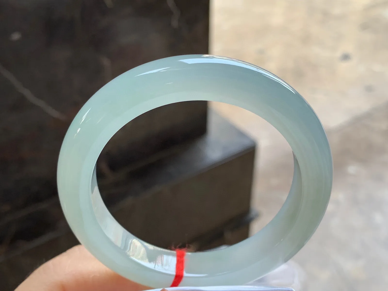 冰晴水手镯
尺寸：58.8-12-10mm
种水好 小清新