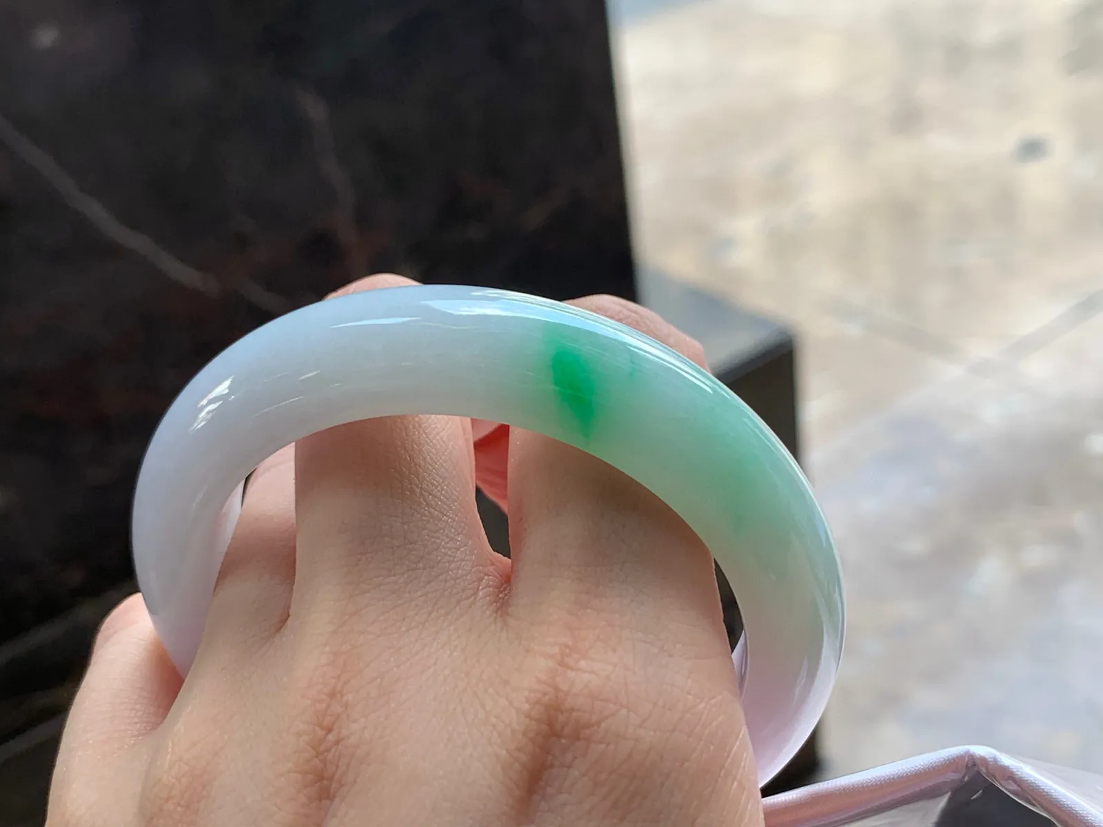 春彩手镯
细腻58/12.8/9.8mm