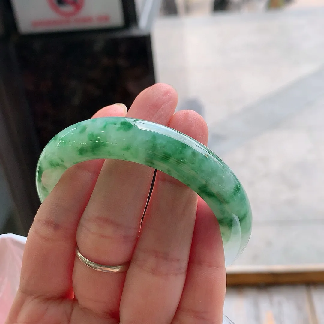 正圈冰糯飘花 无瑕 尺寸:53.9/12.9/8.6 花美