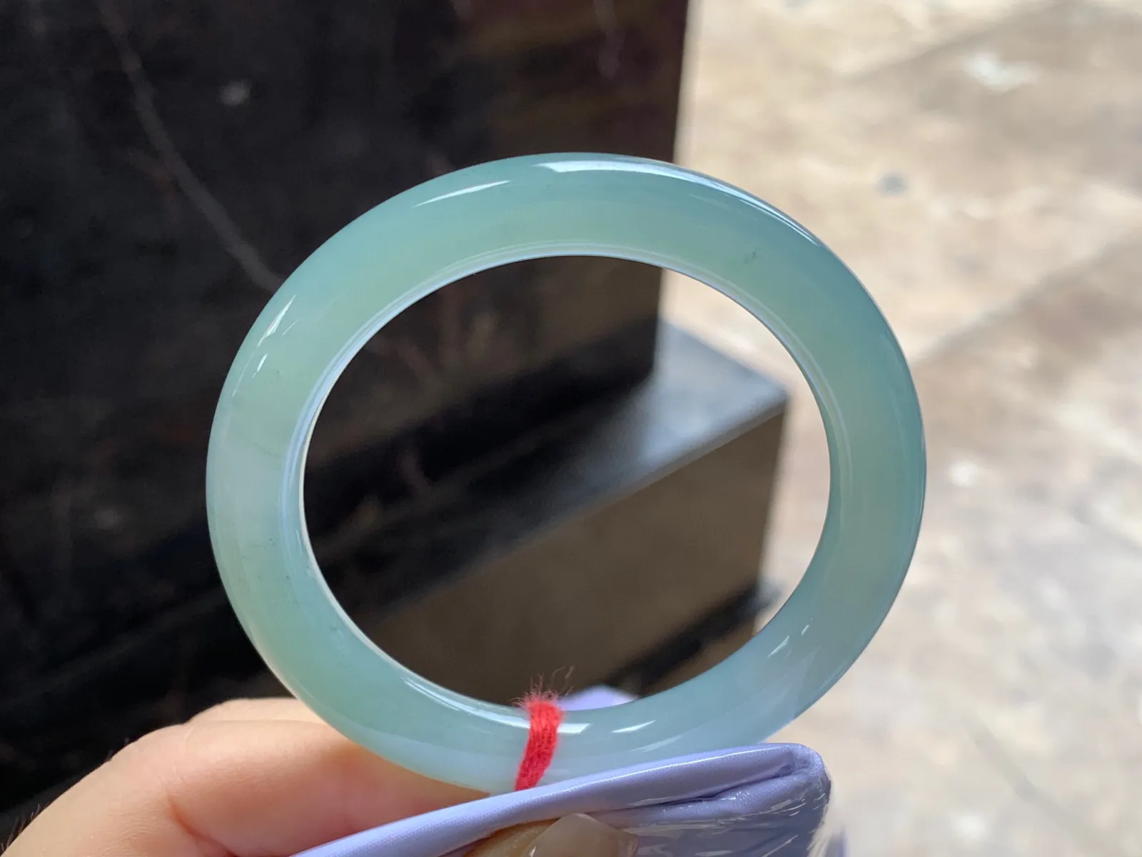 蓝水圆条手镯
尺寸：52.3-9.1mm
水润十足～小清新 上手好看