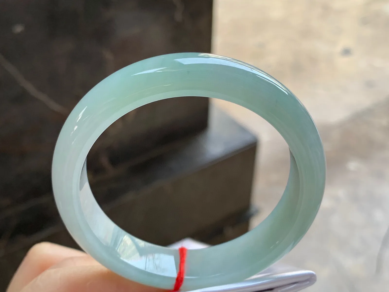 细糯手镯
尺寸：56-13.2-8.2mm
肉质细腻干净～上手好看
