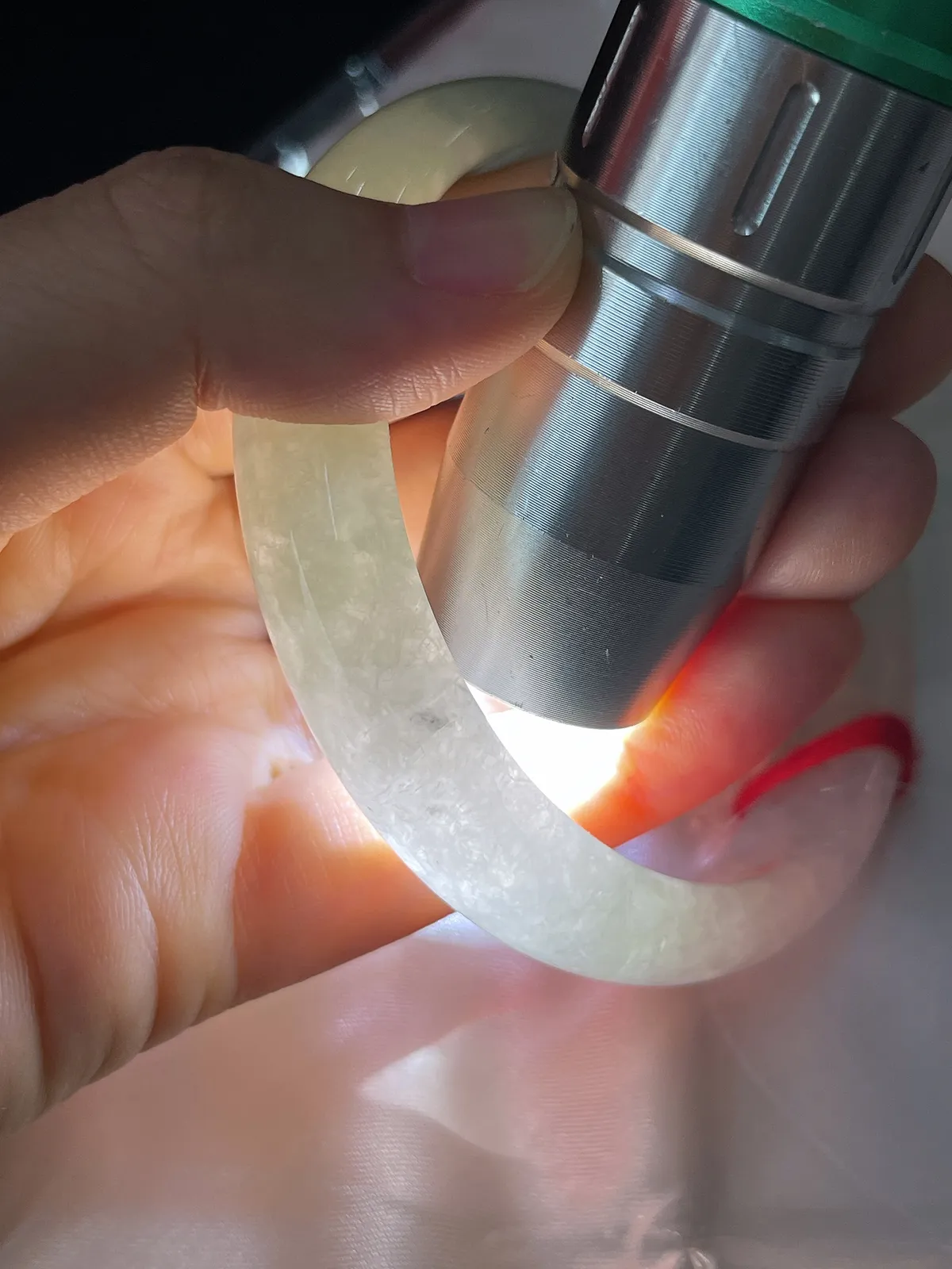正圈60圈口，翡翠冰糯种淡绿色手镯