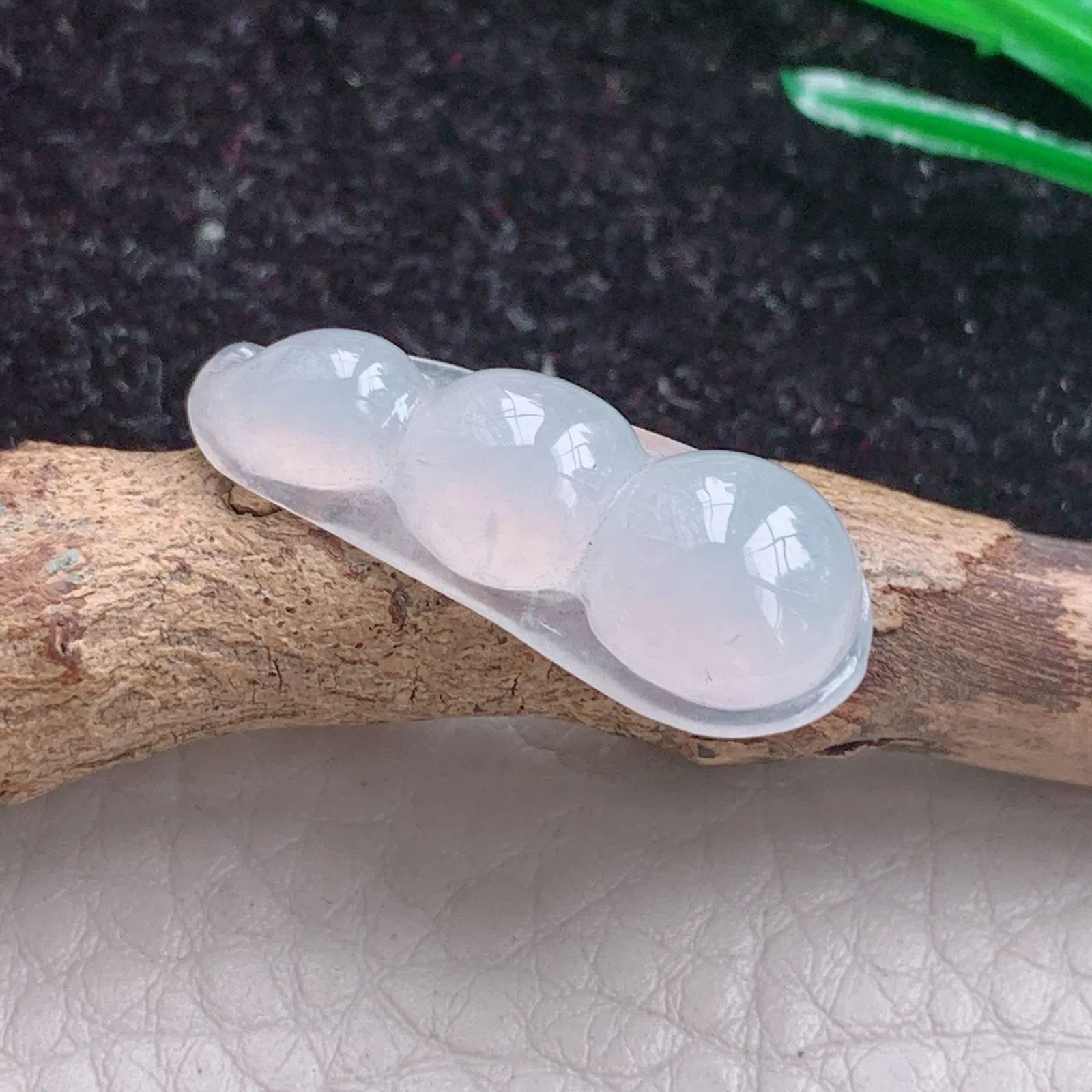 mf实拍27*11.2*5.6缅甸翡翠A货冰胶纯美饱满平安豆 豆荚玉吊坠