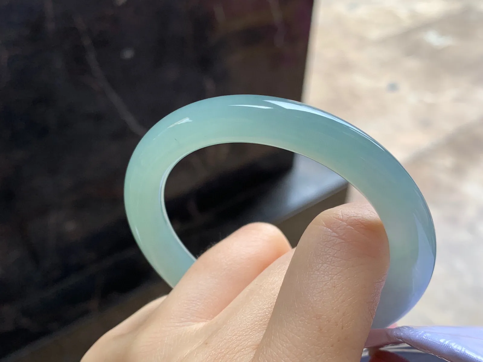 蓝水圆条手镯
尺寸：52.3-9.1mm
水润十足～小清新 上手好看