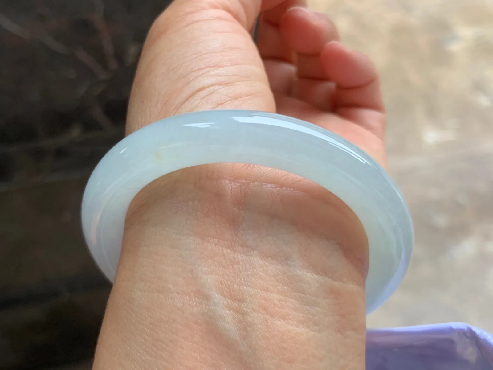 53-10mm
糯冰圆条手镯 种好细腻 水润清新