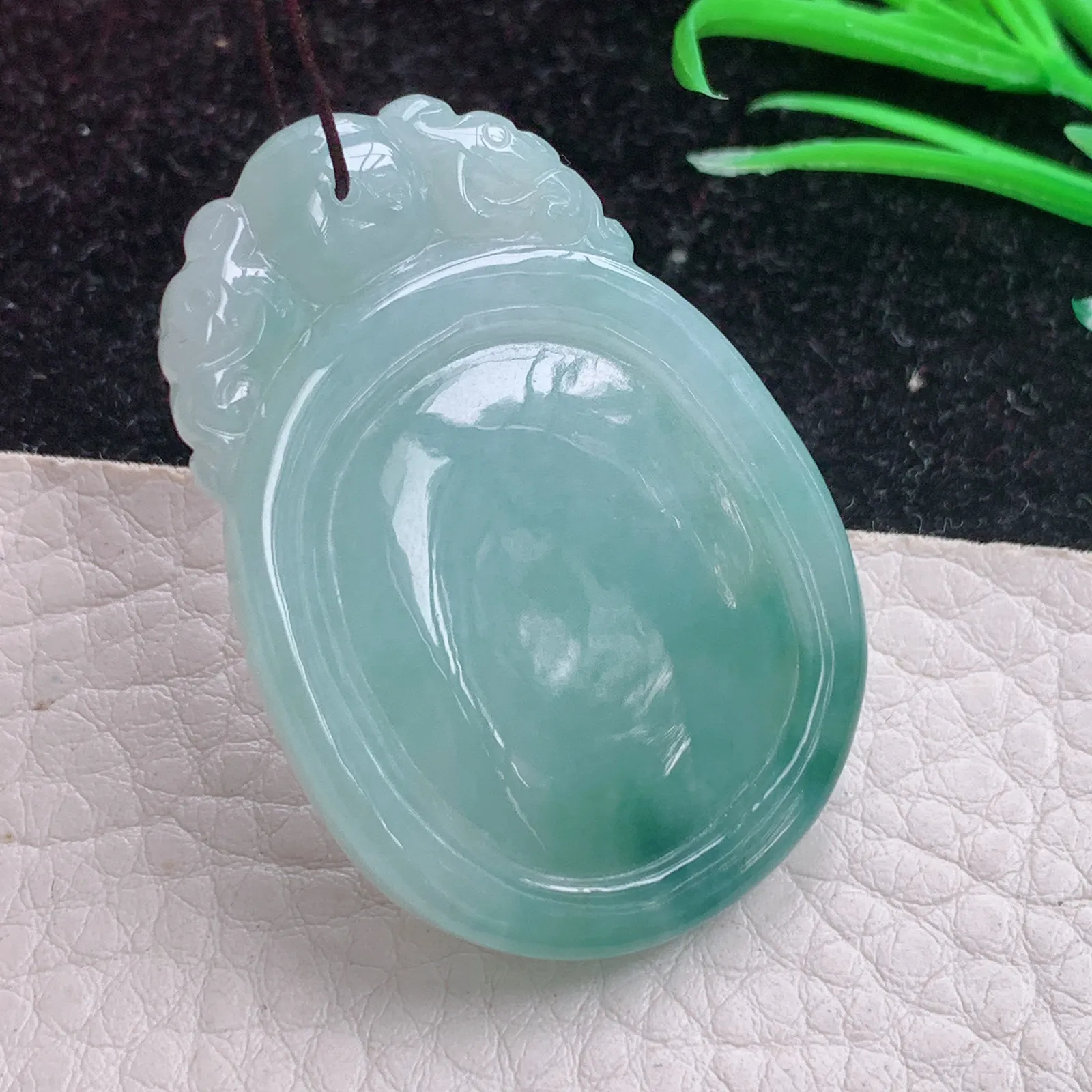 kit实拍43*30*7.2缅甸翡翠A货胶感飘花灵猴 生肖猴玉吊坠