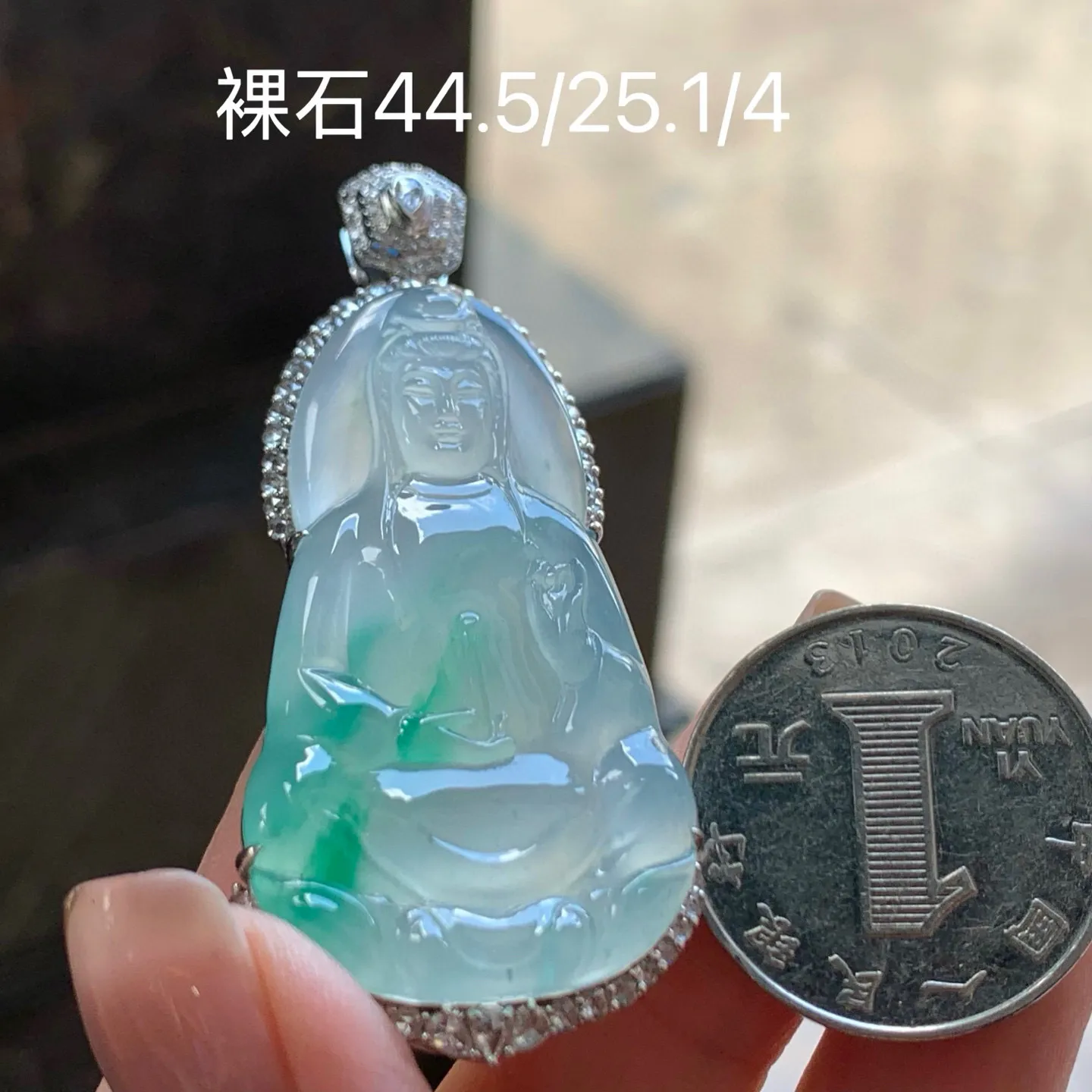 冰种色花观音
真金镶嵌 精致