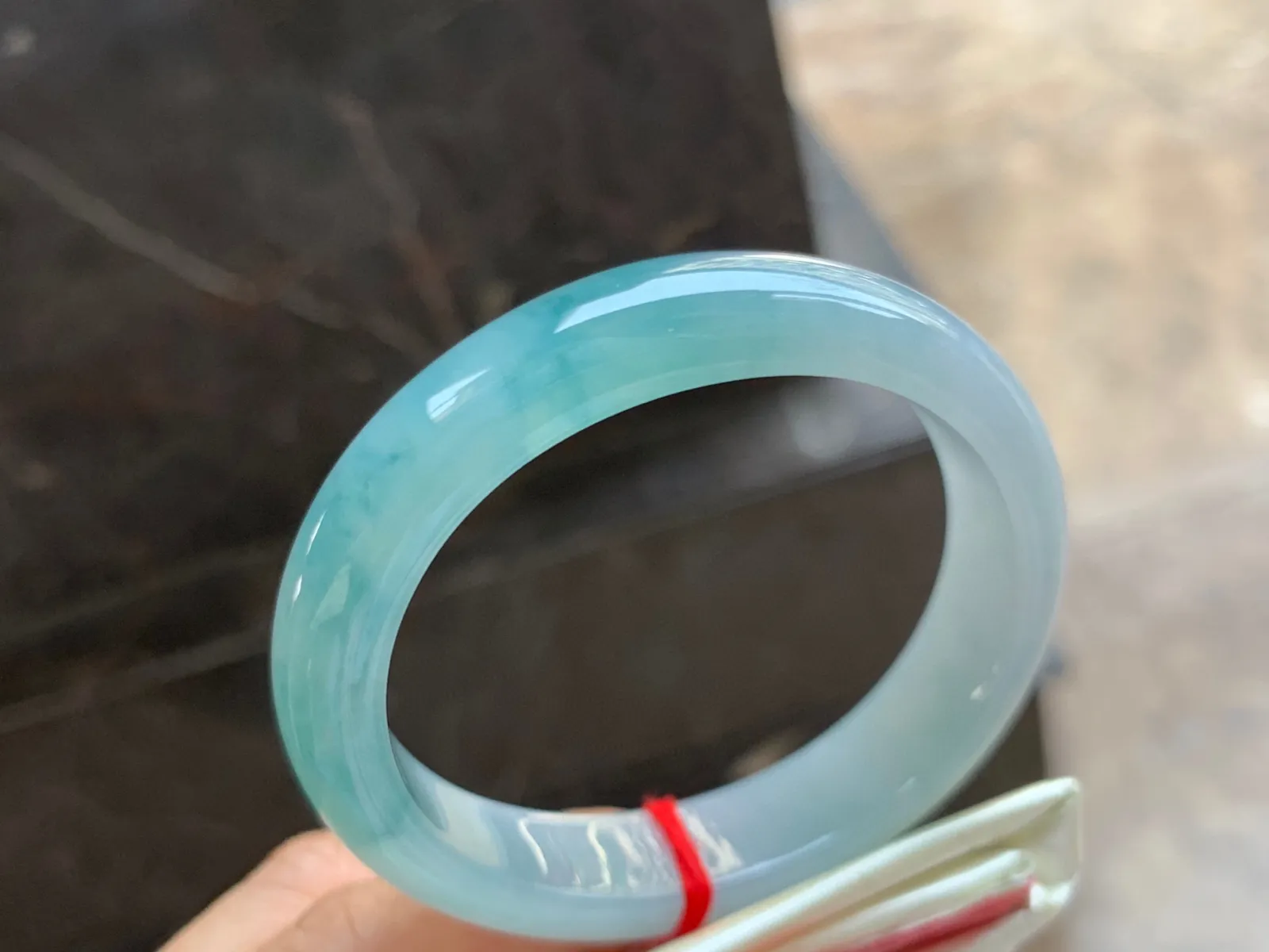 52.5-12-7mm
飘花贵妃手镯 种好细腻 正圈50可戴
