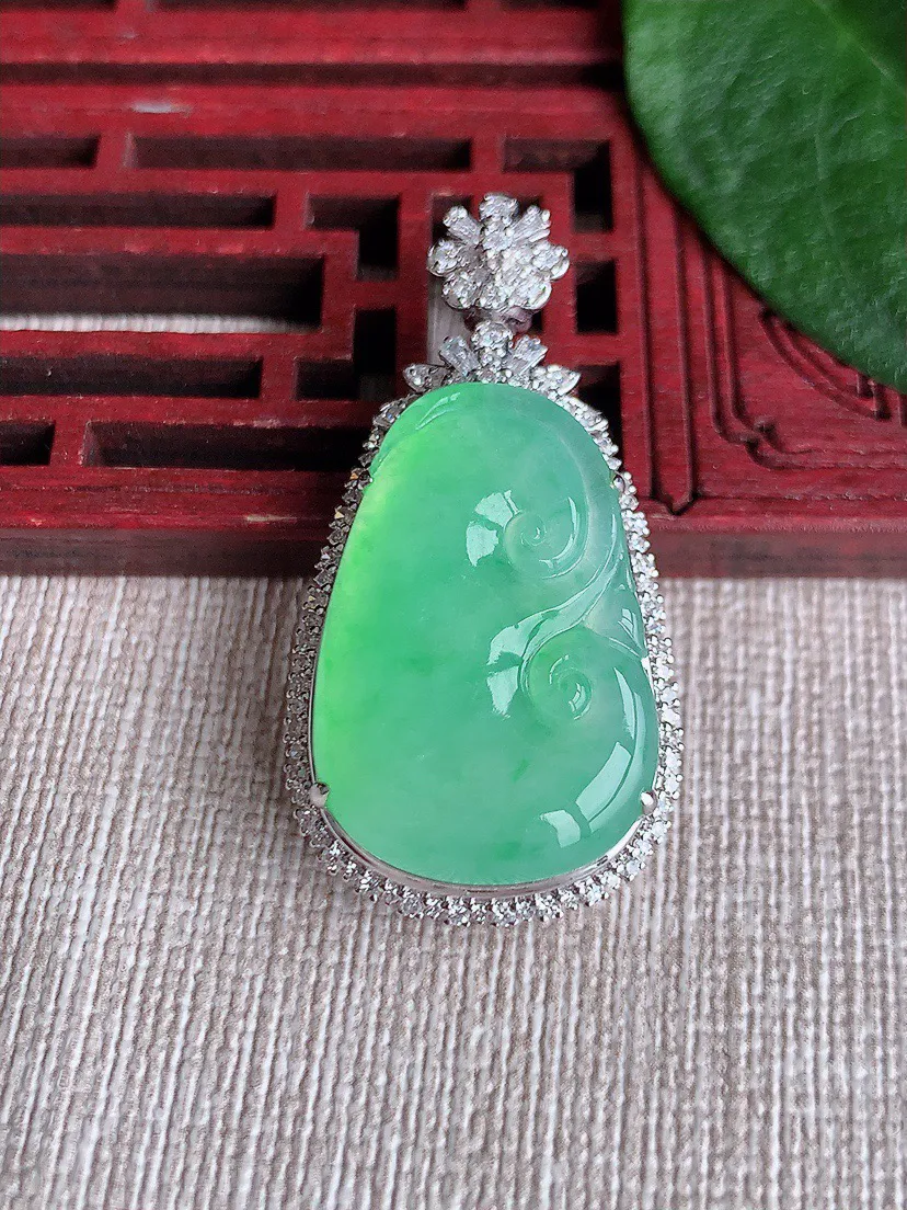 缅甸a货翡翠ddj老坑冰种18K金镶嵌甜绿如意吊坠 整体39.4×20.6×10.4裸石25.7×1