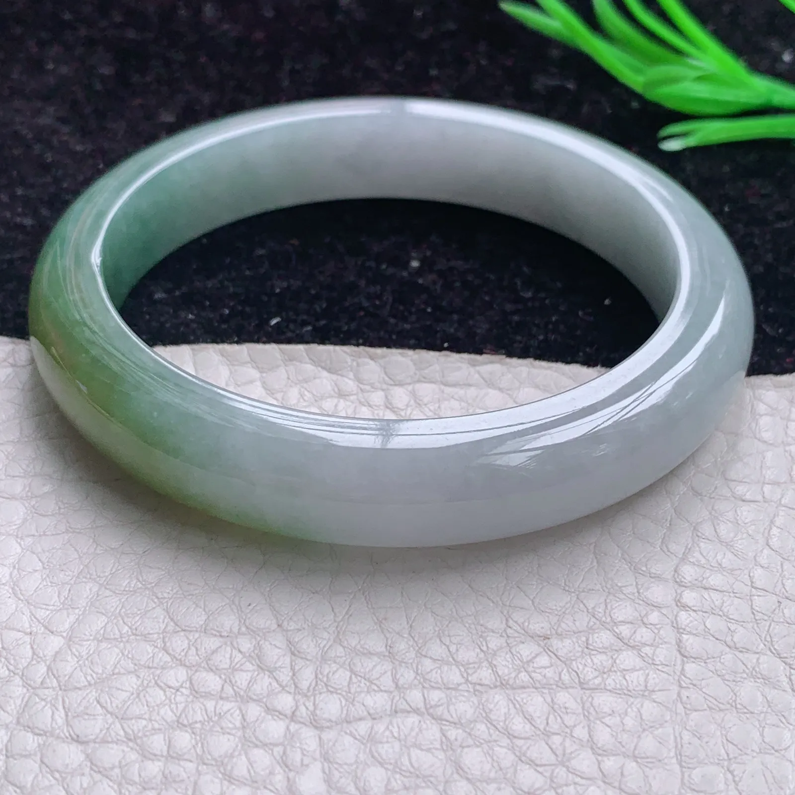 js实拍 大圈口61*12*8.5天然缅甸翡翠A货双彩宽边玉镯 玉手镯