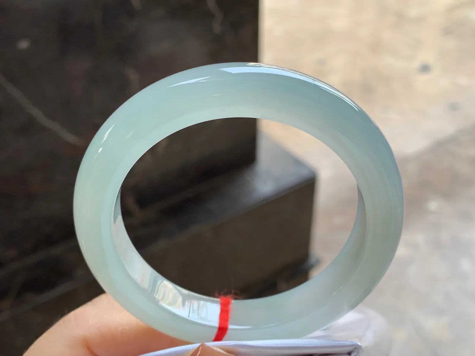 冰晴水手镯
尺寸：58.8-12-10mm
种水好 小清新