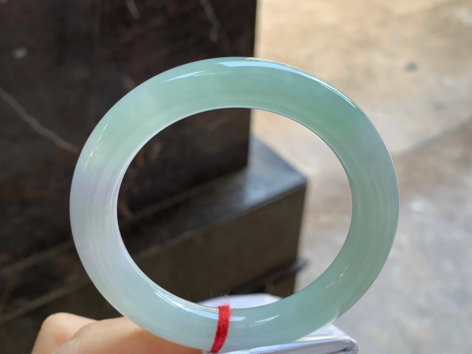 晴水圆条手镯
尺寸：56-10.8mm
水润十足～小清新 上手好看