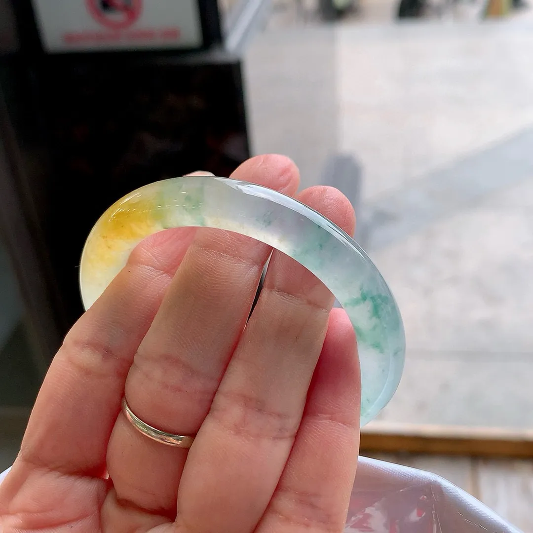 圆条冰玻黄翡飘花 微小牛毛纹 不影响 尺寸:50.1/9/8.6 种色俱佳