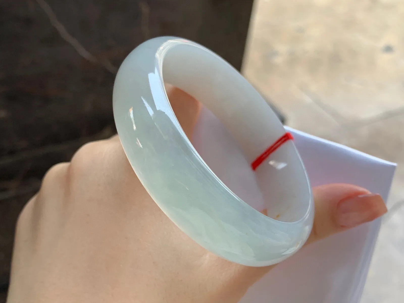 种水宽版手镯
尺寸：59-16.8-7.8mm
种水好 版型大气大圈口