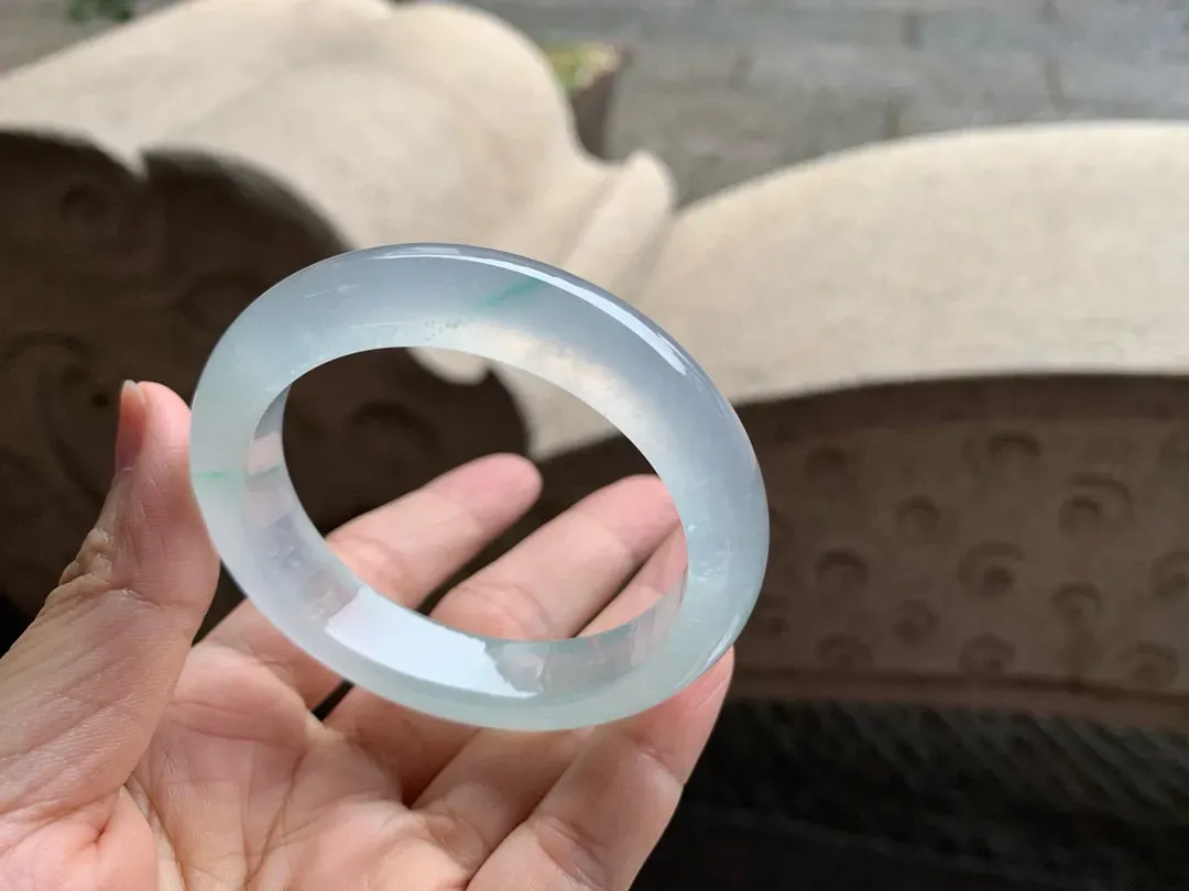 正圈老坑玻璃种阳绿 无瑕 尺寸:52.5/11.7/8.7 种水好 起刚光️️