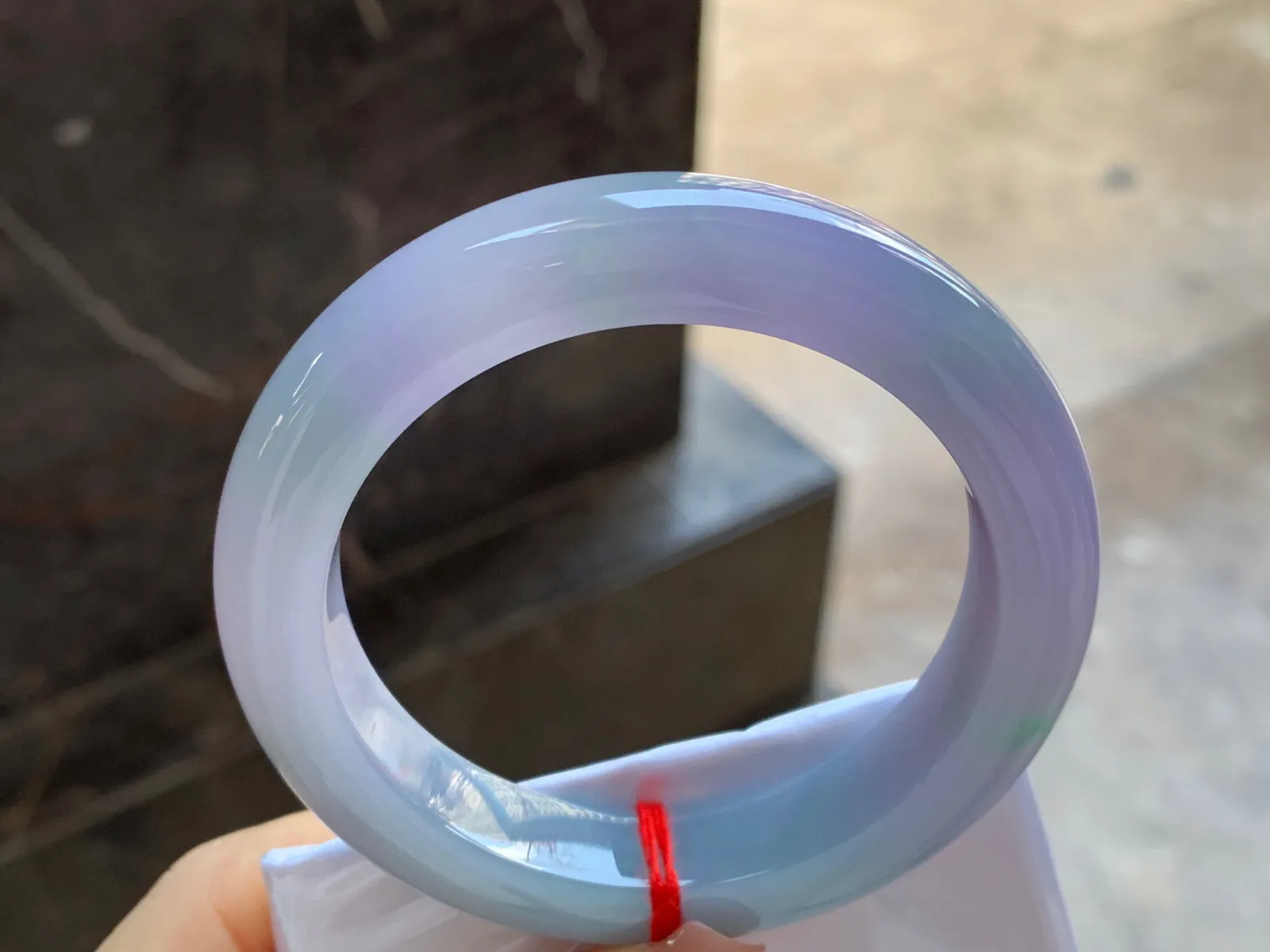 紫罗兰手镯
尺寸：55.7-11.7-9.9mm
底子细腻干净～颜色浓郁 上手漂亮