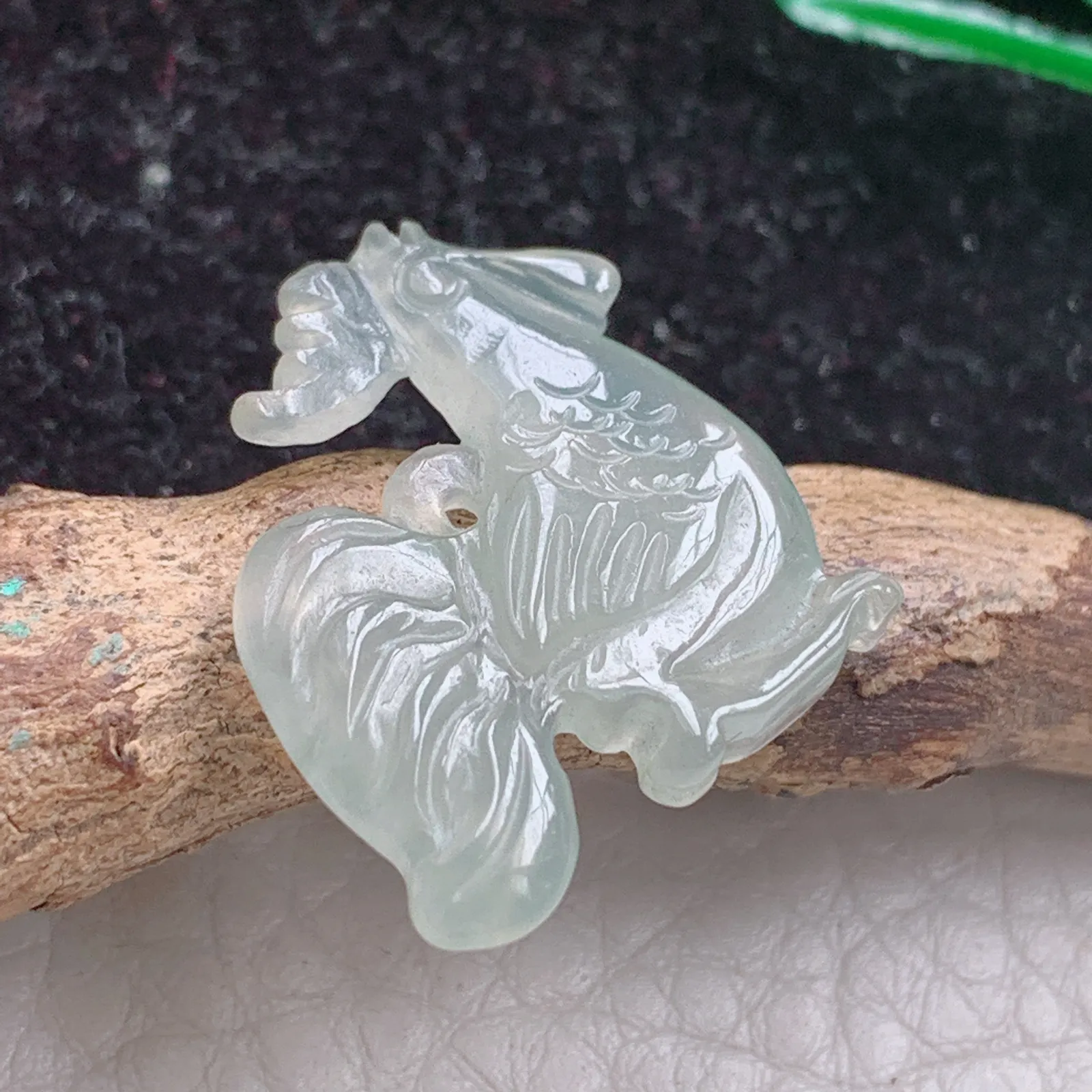 mf实拍22.8*21*4缅甸翡翠A货冰胶金鸡独立 立体生肖鸡玉吊坠