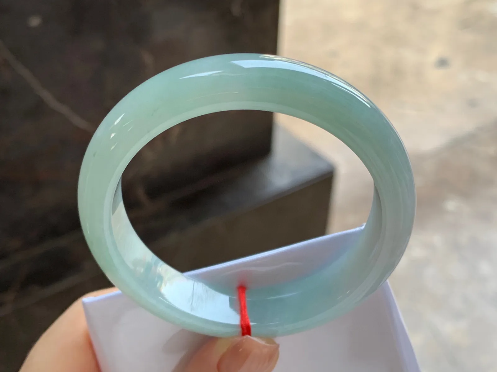 细糯手镯
尺寸：56-13.2-8.2mm
肉质细腻干净～上手好看