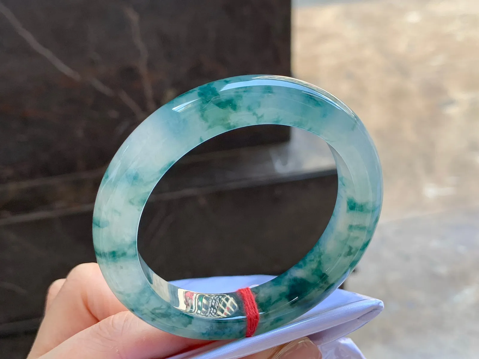 冰种飘花手镯
种好水足 55.6/12.2/9.6mm