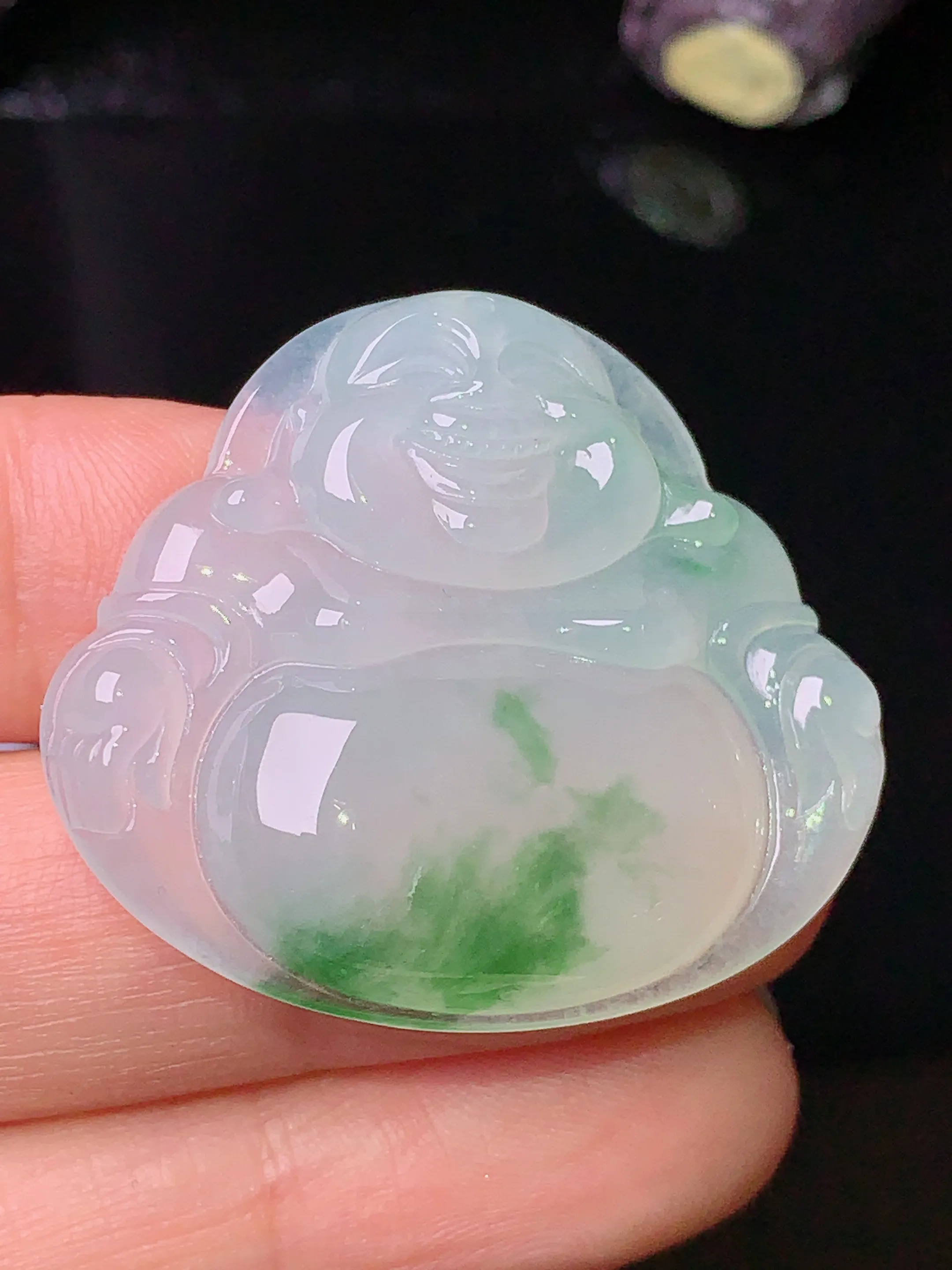 飘绿佛公吊坠 玉质细腻 色泽清新艳丽 整体尺寸31*35*5.9