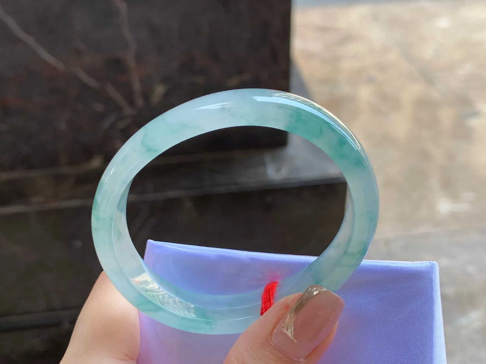 飘花贵妃镯
清爽55.4/12.6/6.8mm