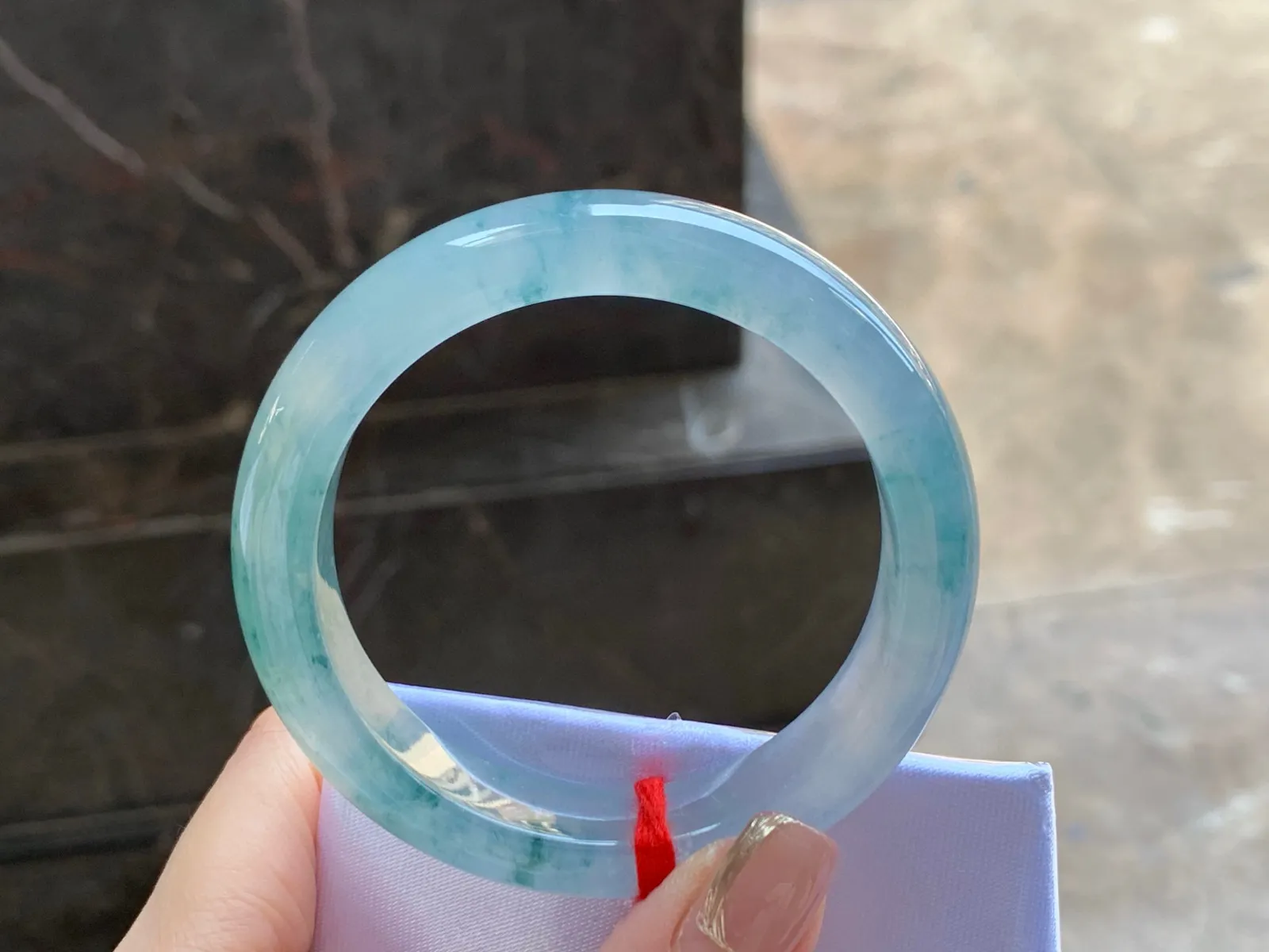 飘花手镯
清爽灵动 53.7/12.2/8.7mm