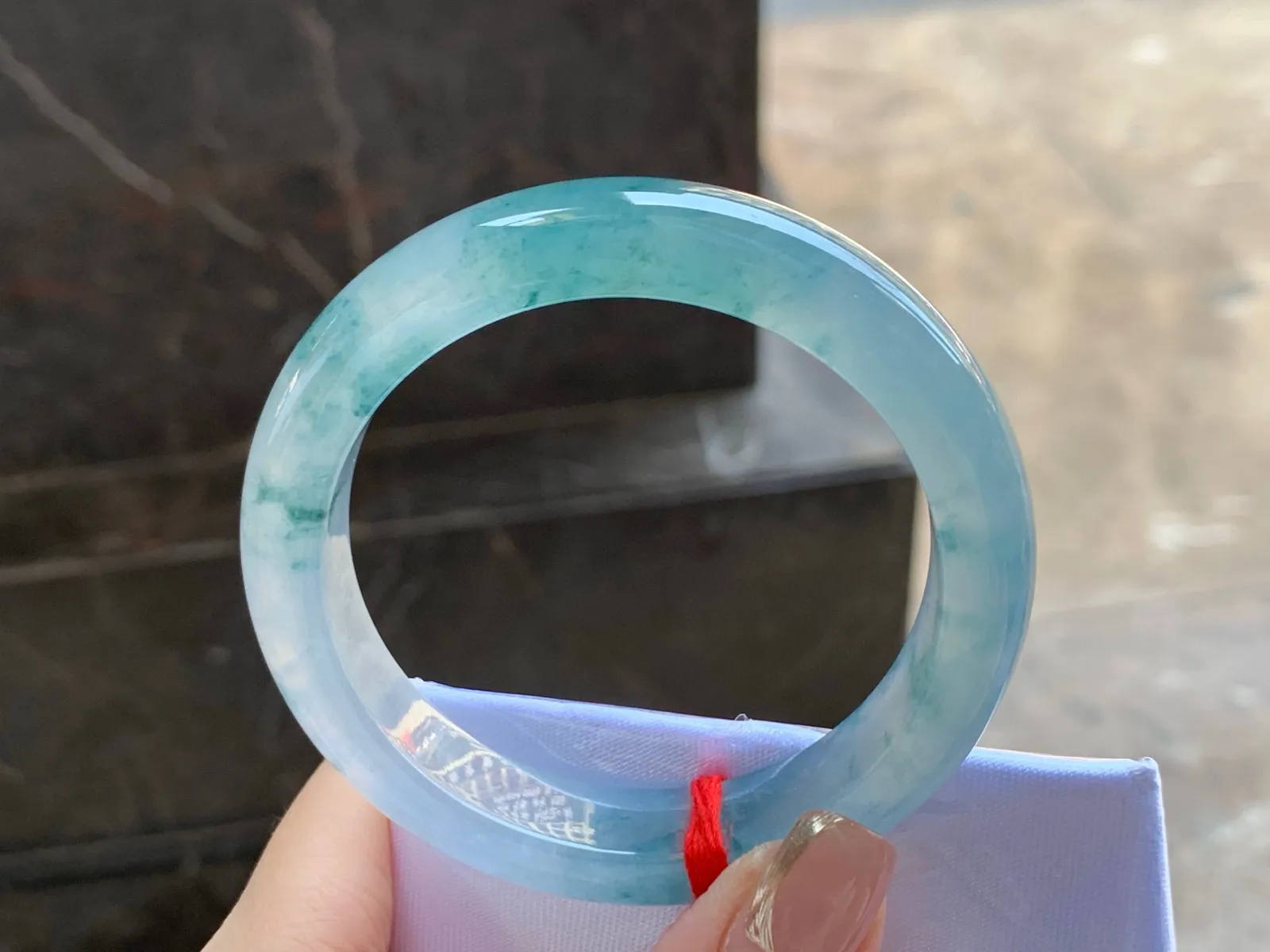 飘花手镯
清爽灵动 53.7/12.2/8.7mm