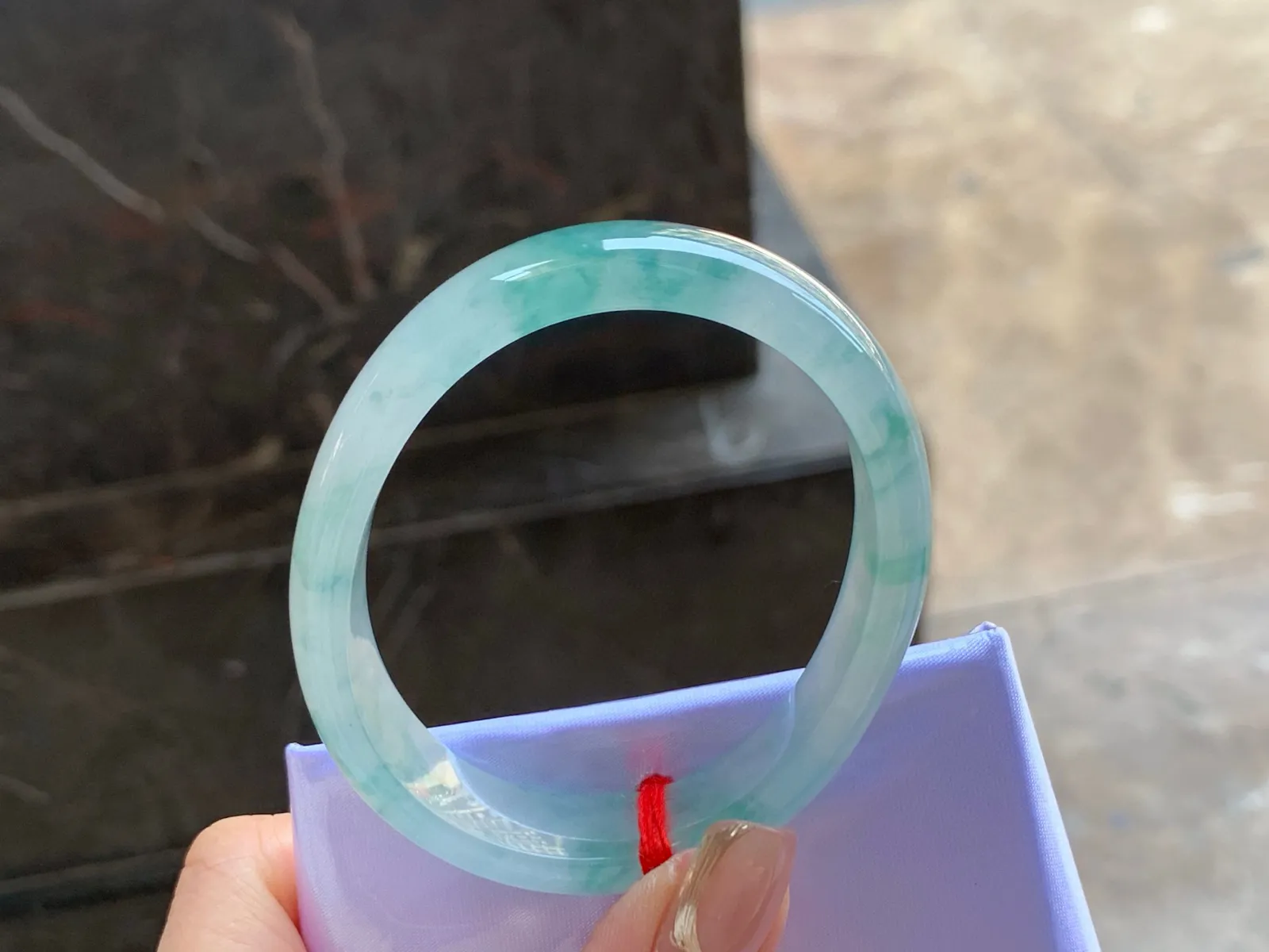 飘花贵妃镯
清爽55.4/12.6/6.8mm