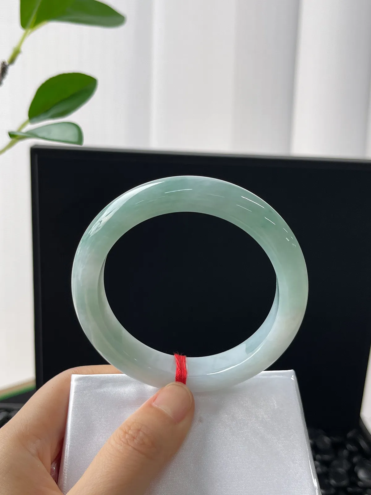 正圈56圈口，翡翠冰糯种绿色手镯